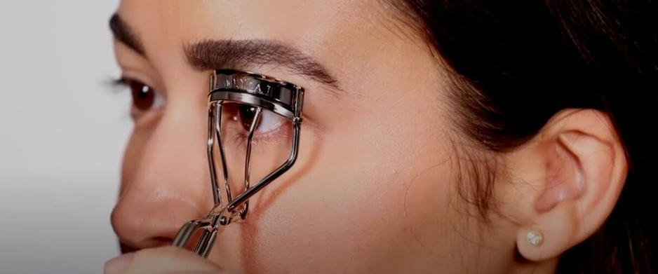 eyelash curler